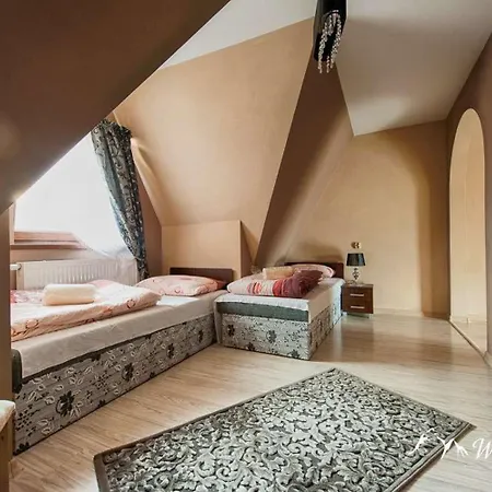 Krystian 3* مورزاسيخله