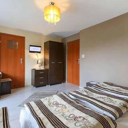 Oda ve Kahvaltı Krystian 3*